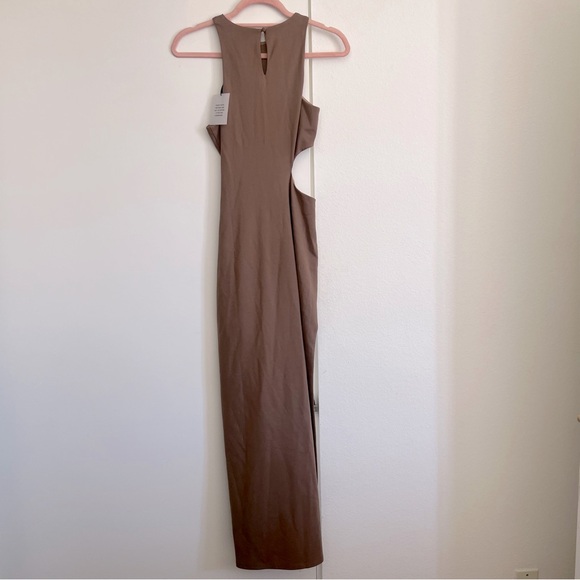 NWT!! Michael Costello x REVOLVE Rylan Midi Dress in Taupe - Picture 11 of 12